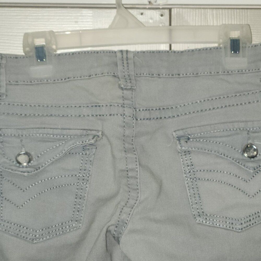 Rue 21 Low Rise Ripped Skinny Jeans- Grey Size 9/10